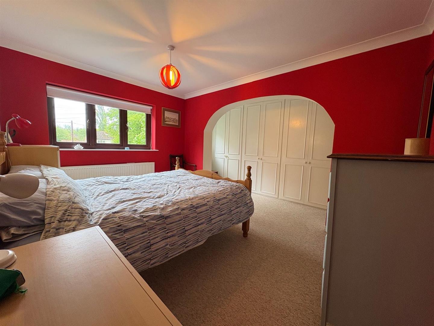 61 Water End, Brompton